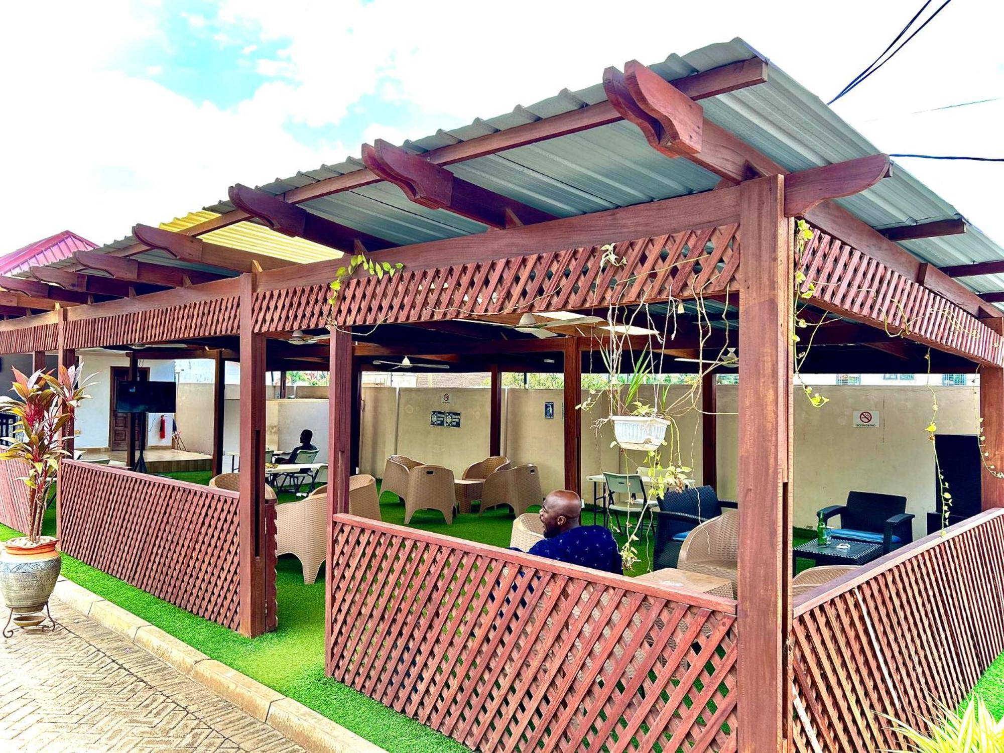 Jessie Hotel Adenta 외부 사진